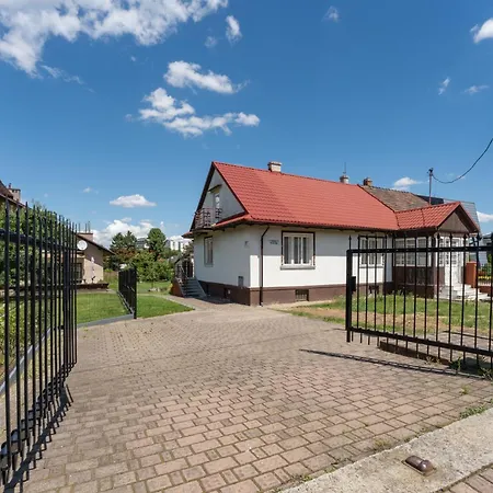Przewiewna W Krakowie - 6 Osobowy, 3 Sypialnie, Duza Kuchnia I Lazienka, Parking *